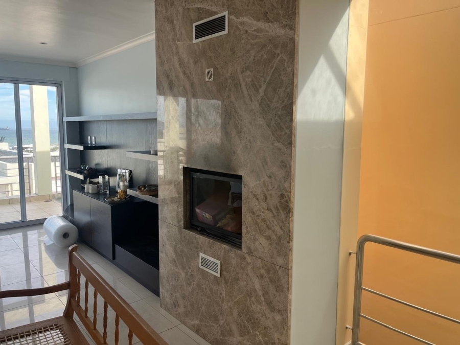 To Let 4 Bedroom Property for Rent in Big Bay Western Cape